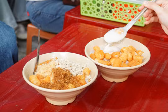 Những thức quà 'sưởi ấm' lòng người khi Hà Nội chớm đông