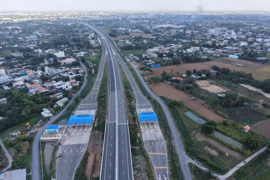 Cao tốc Bến Lức - Long Thành chính thức thu phí phương tiện di chuyển