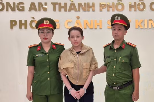 Ngân 98 bị bắt vì sản xuất hàng giả, doanh thu 1 năm từ sản phẩm 'giảm cân' lên tới cả trăm tỷ đồng