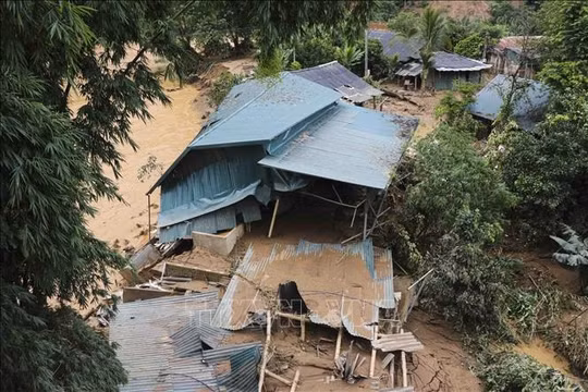 Quân khu 2 điều động lực lượng tìm kiếm người mất tích do mưa lũ tại Điện Biên