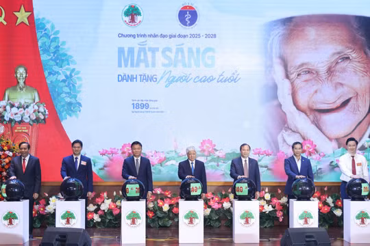Phát động Tháng hành động vì người cao tuổi và chương trình "Mắt sáng cho người cao tuổi"