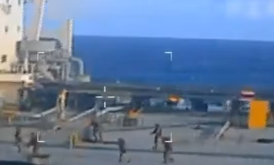 Mỹ lần đầu bắt giữ tàu chở dầu ngoài khơi Venezuela, căng thẳng leo thang