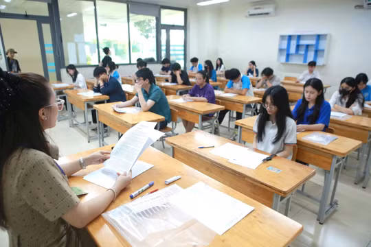 Đề thi tốt nghiệp THPT 2025 môn Toán, mã đề 117