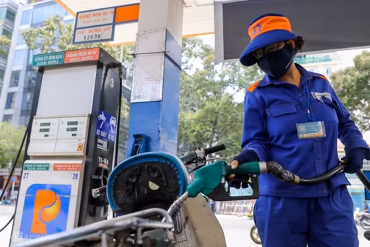 Giá điện, giá xăng được 'ghìm chặt', lạm phát 2025 trong tầm kiểm soát