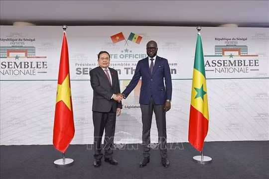 Lễ đón trọng thể Chủ tịch Quốc hội Trần Thanh Mẫn thăm chính thức Senegal