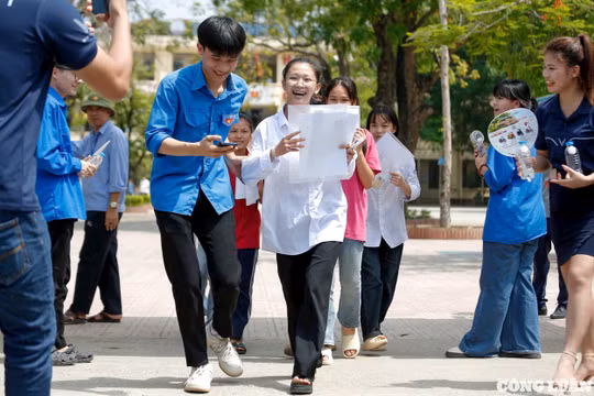 Hà Nội: 5.020 thanh niên tình nguyện tiếp sức sĩ tử tại kỳ thi lớp 10