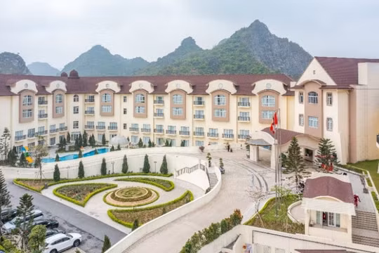 Nghỉ lễ 30/4 và cao điểm Hè 2025: Trải nghiệm ‘sang-xịn-mịn’ chỉ cách Hà Nội một giờ lái xe