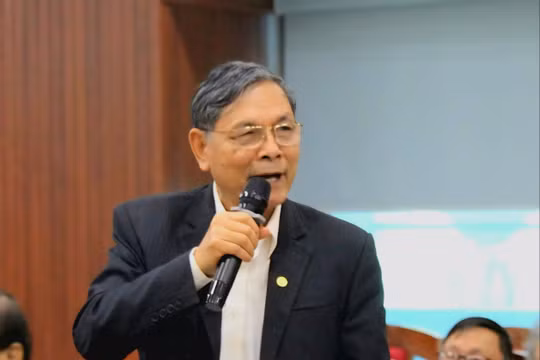 Góp ý Văn kiện Đại hội Đảng XIV: Cần chuyển nhanh sang nền kinh tế tri thức, lấy thể chế và con người làm 'hạ tầng mềm'