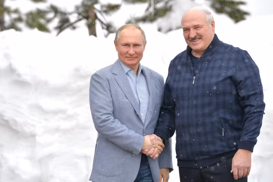 Ông Lukashenko tiến tới chiến thắng áp đảo trong cuộc bầu cử Belarus