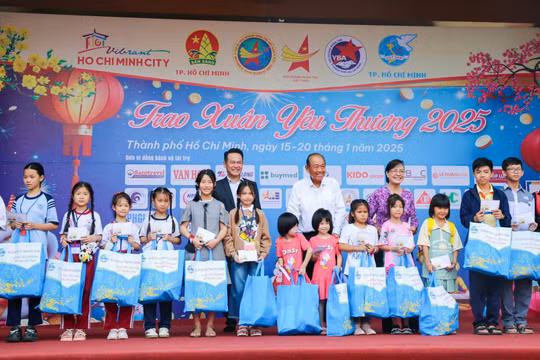 Mang xuân yêu thương đến với hơn 3.000 trẻ em có hoàn cảnh khó khăn