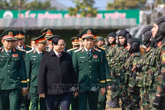 Thủ tướng kiểm tra công tác sẵn sàng chiến đấu của Lữ đoàn Trinh sát đặc nhiệm K3