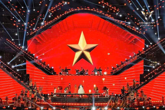 Không khí bùng nổ tại V Concert: Hàng chục nghìn khán giả 'cháy' hết mình