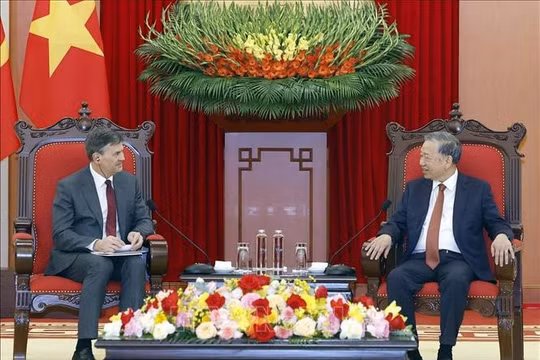 Tổng Bí thư Tô Lâm tiếp Giám đốc Học viện Tổng thống Liên bang Nga