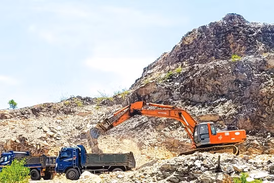 Đà Nẵng: Hơn 600.000m3 đất, đá tại huyện Hòa Vang bị khai thác 'lậu' khi chưa đủ hồ sơ pháp lý