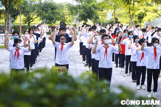 Bão Matmo suy yếu, Hà Nội phát văn bản hỏa tốc yêu cầu linh hoạt điều chỉnh kế hoạch dạy - học