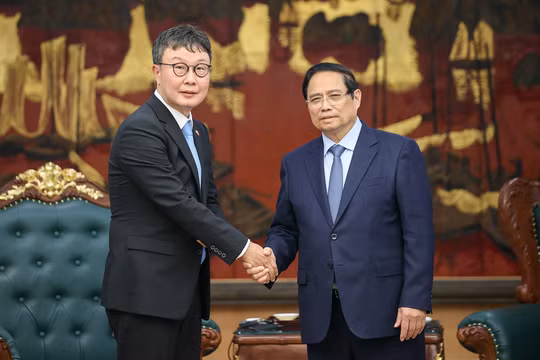 Thủ tướng Phạm Minh Chính tiếp lãnh đạo tập đoàn quản lý sàn tài sản mã hóa lớn thứ 3 thế giới