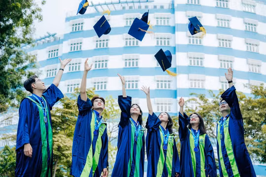 Bộ Giáo dục và Đào tạo cân nhắc bỏ xét tuyển học bạ, giới hạn nguyện vọng đại học