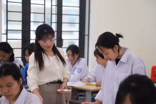 Kỳ thi lớp 10: Gác lại cuộc đua điểm số, mở đường phân luồng sớm
