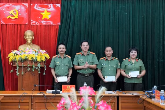 Triệt phá đường dây tổ chức xuất nhập cảnh trái phép, Công an Gia Lai được thưởng nóng