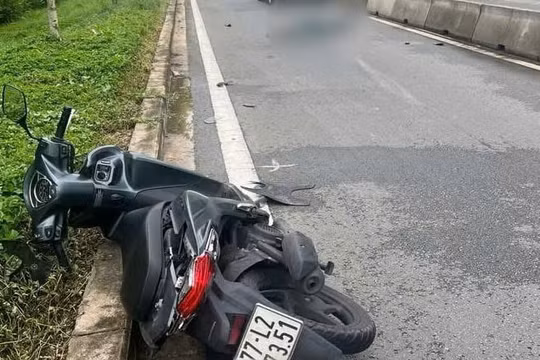 Ô tô chạy ngược chiều gây tai nạn chết người
