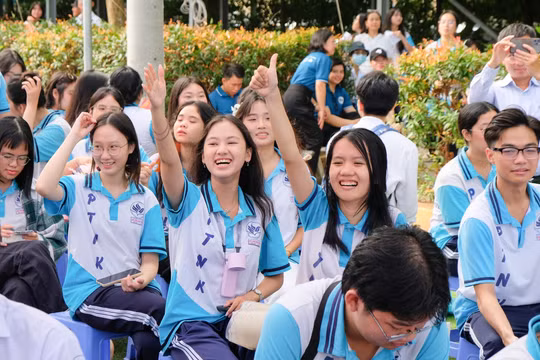 Chấn chỉnh việc áp đặt chương trình nhà trường, yêu cầu lấy ý kiến phụ huynh minh bạch