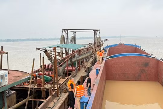 Xử lý vi phạm khai thác khoáng sản trên các tuyến sông ở Hà Nội