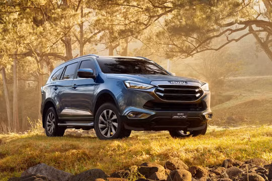 Giá xe Isuzu mu-X giảm sâu đến 330 triệu đồng tại đại lý
