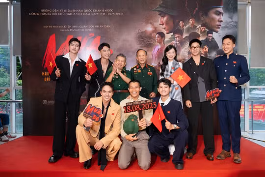 Cựu chiến binh Thành cổ Quảng Trị rơi nước mắt khi xem phim 'Mưa đỏ'