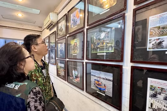 Triển lãm ảnh '80 năm hào khí miền Đông'