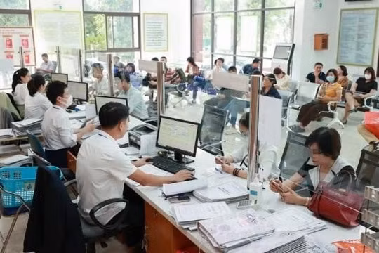 Chính phủ quy định thẩm quyền quyết định chuyển giao đơn vị sự nghiệp công lập