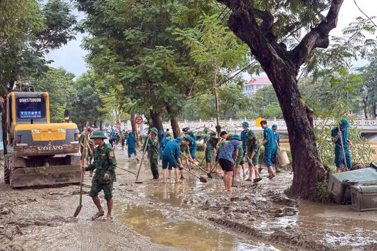 Hỗ trợ thêm 100 tỷ đồng cho Thành phố Huế khắc phục thiệt hại do mưa lũ