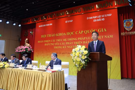 Hoàn thiện cấu trúc hệ thống pháp luật Việt Nam để khắc phục những hạn chế, bất cập