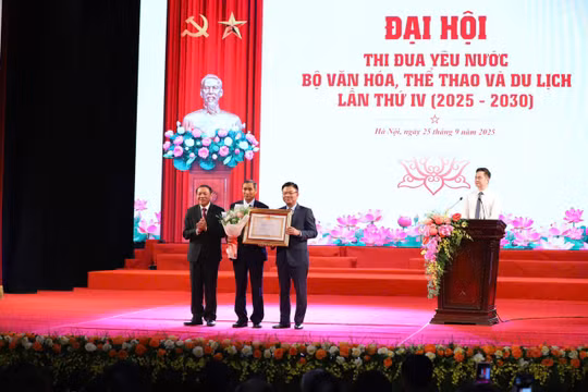 Văn hóa là nền tảng - Thông tin là mạch dẫn - Thể thao là sức mạnh - Du lịch là nhịp cầu kết nối