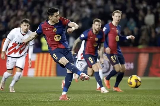 Ngôi đầu La Liga đổi chủ