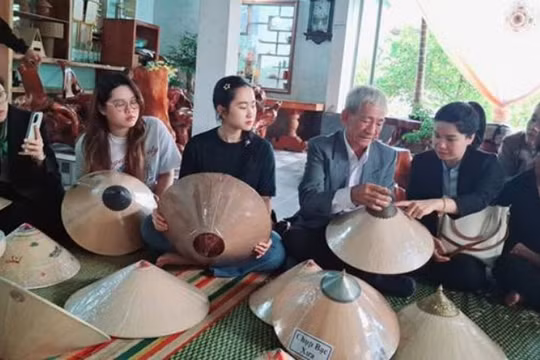 Gia Lai có thêm sản phẩm du lịch làng nghề nón ngựa Phú Gia