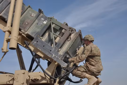 Mỹ phóng loạt Patriot kỷ lục để bảo vệ căn cứ Al Udeid khỏi tên lửa Iran