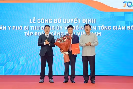Lễ công bố Quyết định chuẩn y Phó Bí thư Đảng ủy và bổ nhiệm Tổng Giám đốc Tập đoàn Xăng dầu Việt Nam