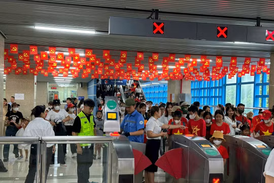 Hà Nội miễn phí vé đi xe buýt, metro dịp nghỉ lễ Giỗ Tổ và 30/4-1/5
