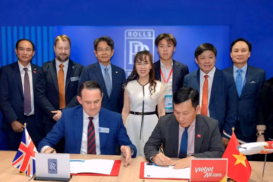 Vietjet ký đơn hàng mới 40 động cơ Trent 7000 với Rolls-Royce