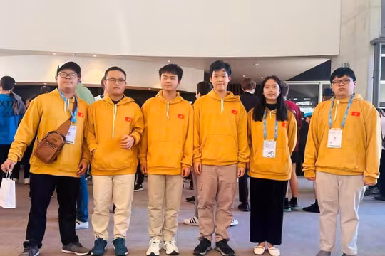 Việt Nam trở lại top 10 Olympic Toán quốc tế