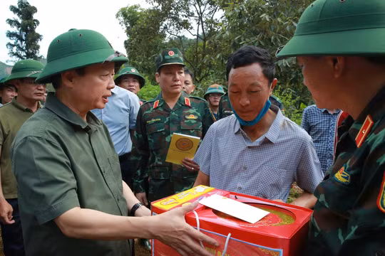 Nhanh chóng đảm bảo lương thực và chỗ ở tạm cho người dân bị ảnh hưởng bởi lũ quét, sạt lở đất