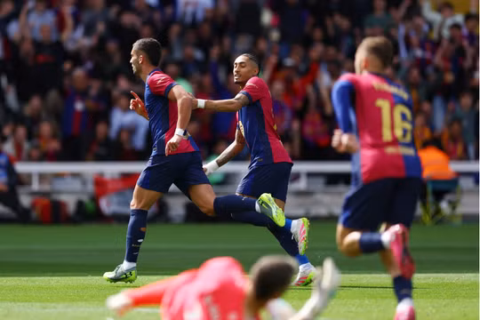 Thắng kịch tính Celta Vigo, Barca tiến sát ngôi vô địch La Liga