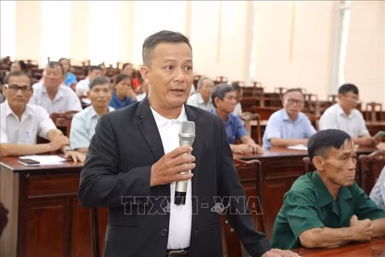 Cử tri quan tâm chính sách cho cán bộ nghỉ việc khi sắp xếp bộ máy
