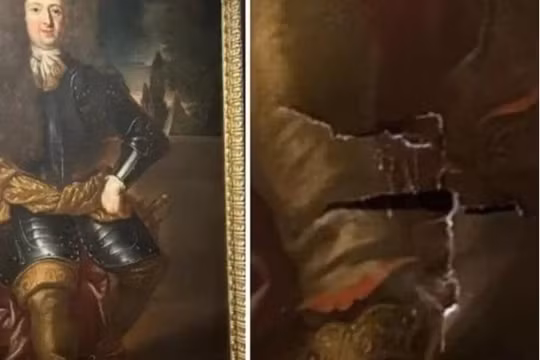 Du khách làm rách tranh quý 300 năm tại bảo tàng Uffizi, Italy