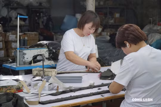 Sản xuất quần áo từ chai nhựa tái chế: Hướng đi mới của ngành thời trang xanh