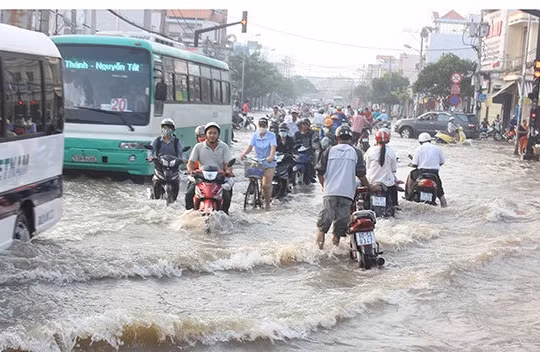 Dự báo thời tiết ngày 9/10: Nam Bộ mưa diện rộng kết hợp triều cường