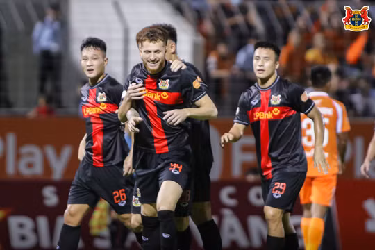 Vòng 3 V.League 2025-2026: Nam Định thắng ngược PVF CAND, tân binh Ninh Bình tiếp tục bay cao