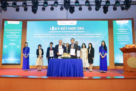 Trường Đại học Chu Văn An ký thỏa thuận hợp tác với thành phố Nevers - Pháp mở ra cơ hội đào tạo quốc tế cho các ngành đào tạo trọng điểm