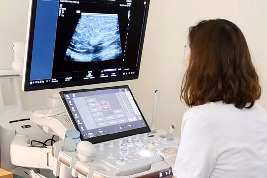 Phát hiện 10 ca nghi ngờ ung thư vú sau 2 ngày khám sàng lọc miễn phí