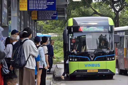 Hà Nội có tuyến buýt điện tham quan Lăng Bác và khu phố cổ